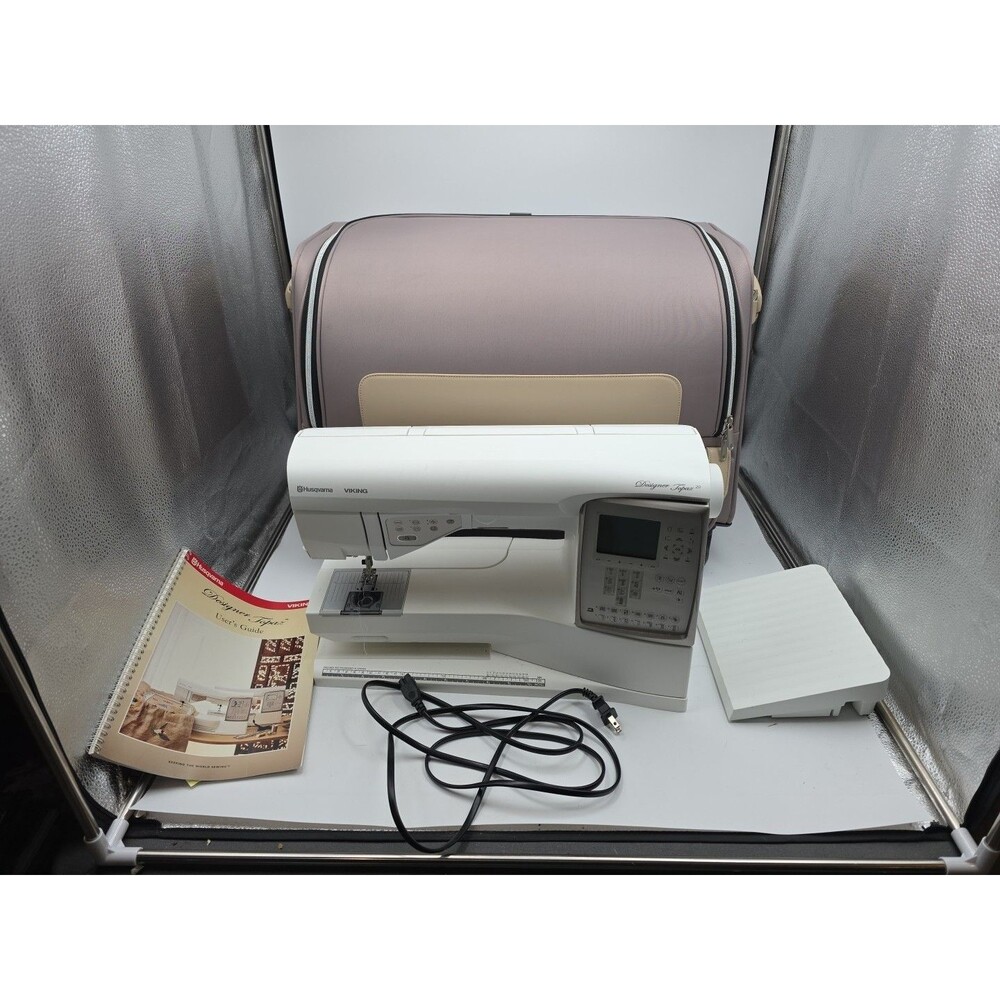 Husqvarna Viking Designer Topaz 20 Sewing /Embroidery Machine